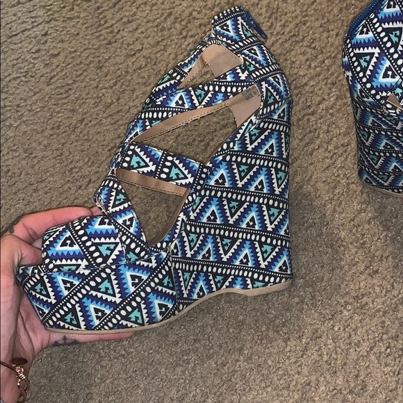 Cute pattern wedges - Picture 2 of 5